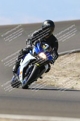 media/Sep-21-2025-TrackDaz (Sun) [[277c75b276]]/C Group/1240pm (Turn 2)/